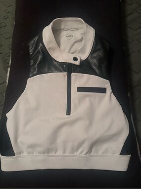 ALO Yoga Black and White Half-Zip Pullover